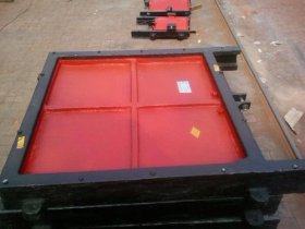 鑄鐵鑲銅閘門是鑄鐵閘門的一大分類，雲瑞水利